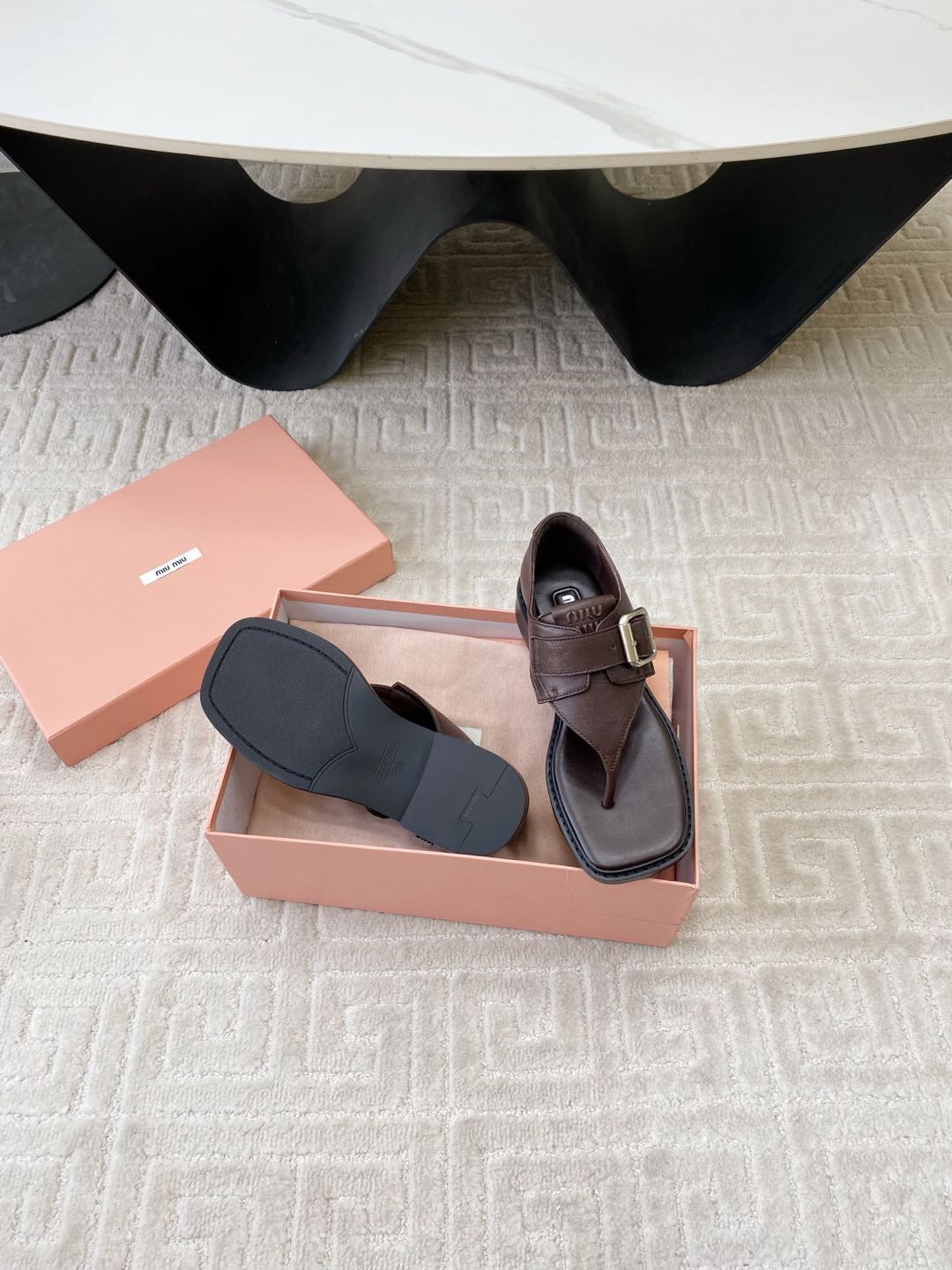 THONG SANDALS IN ESPRESSO LAMBSKIN WITH SILVER BUCKLE