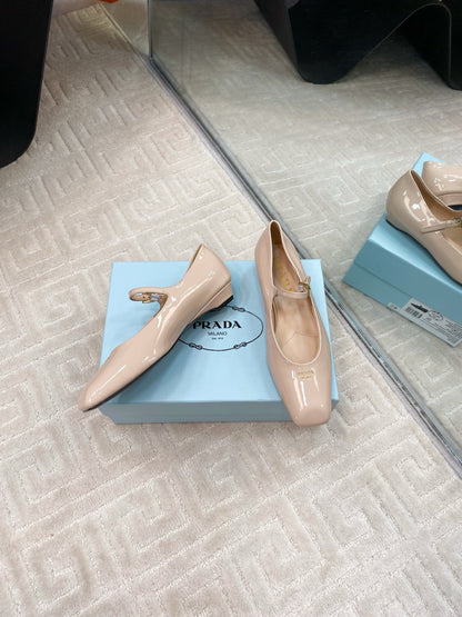 MARY JANE FLATS SQUARE TOE IN BEIGE PATENT SHEEPSKIN