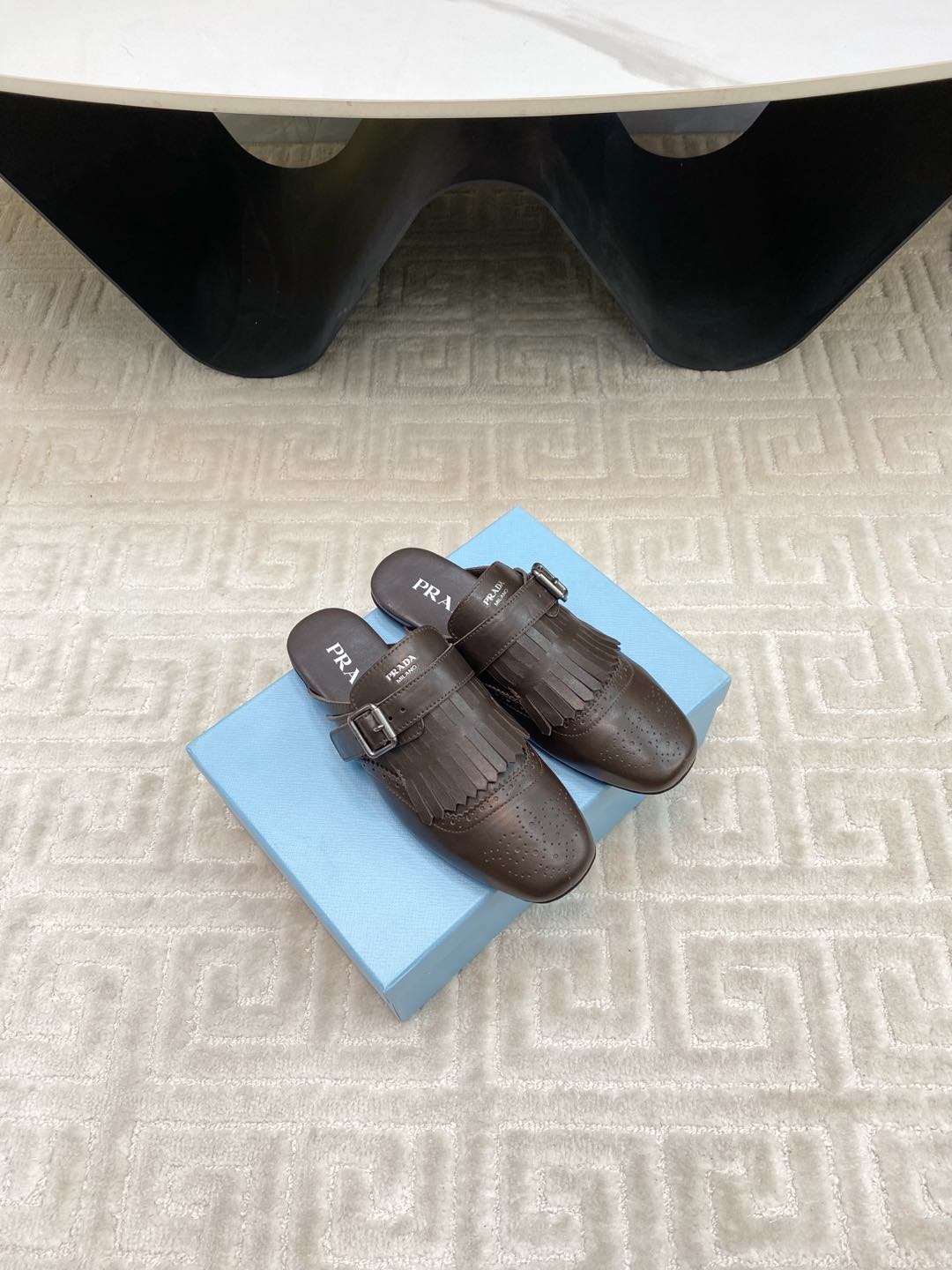 TASSEL MULES IN WALNUT BROWN LAMBSKIN