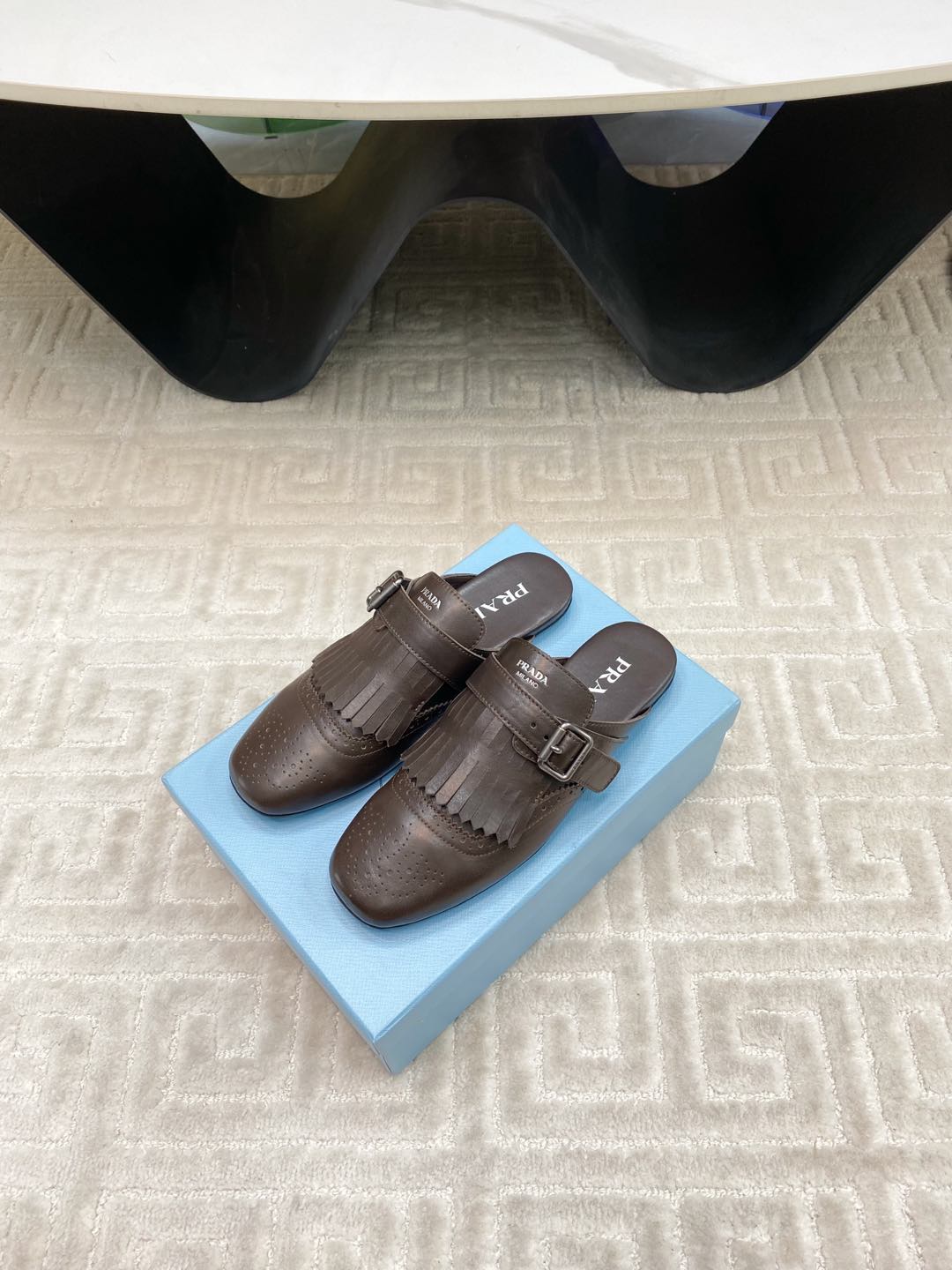 TASSEL MULES IN WALNUT BROWN LAMBSKIN