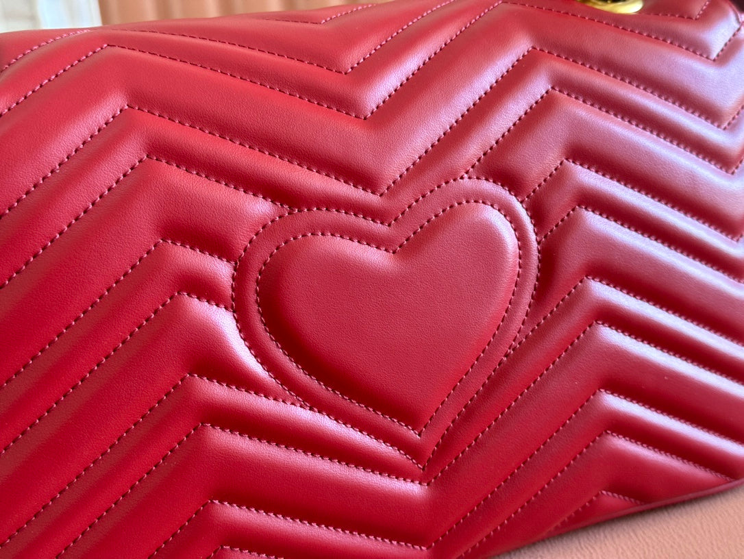 MARMONT SHOULDER BAG 31 IN RED CALFSKIN GOLD CHAIN