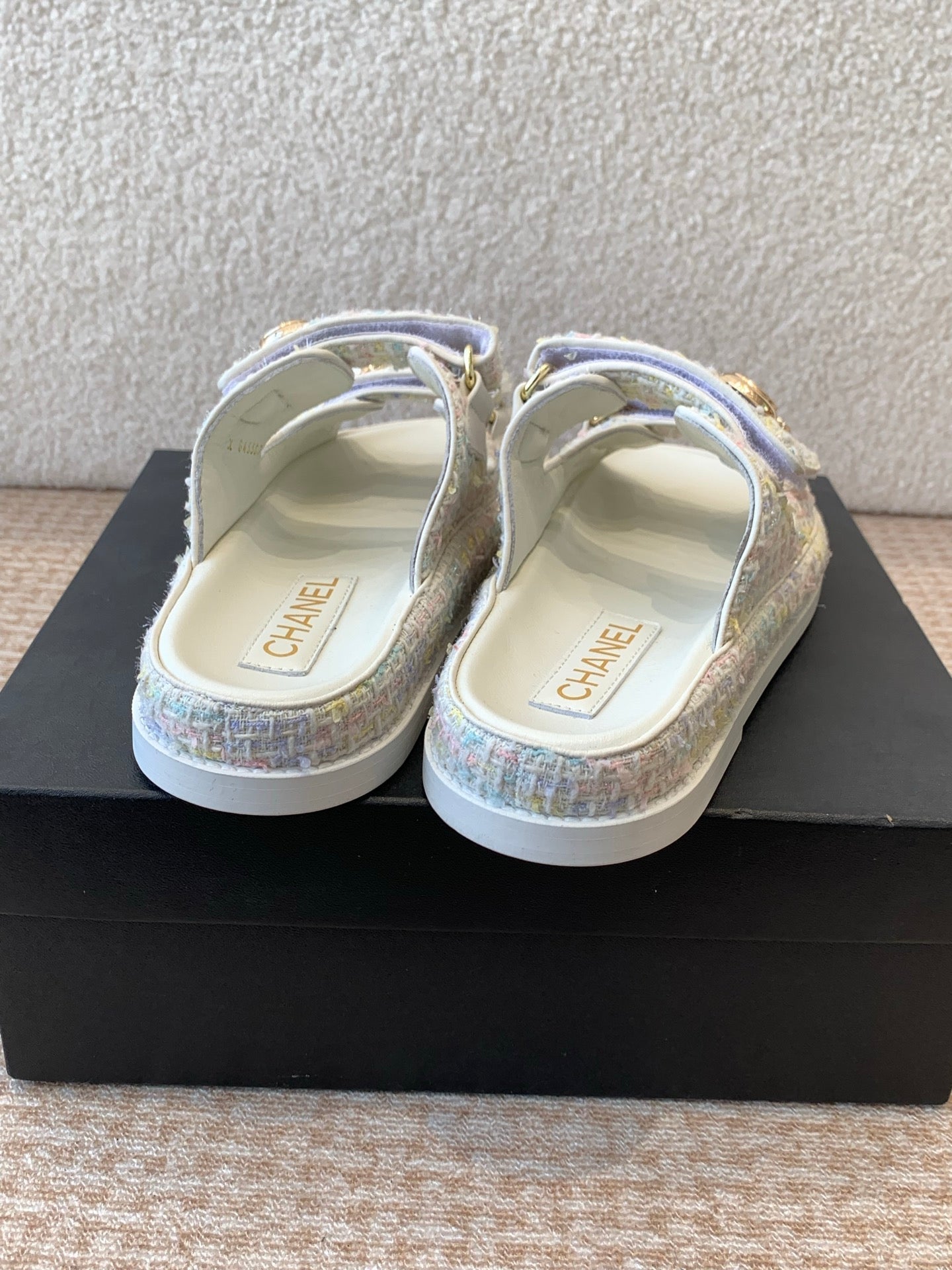 DAD SANDAL IN WHITE FABRIC WITH SEQUINS MULE
