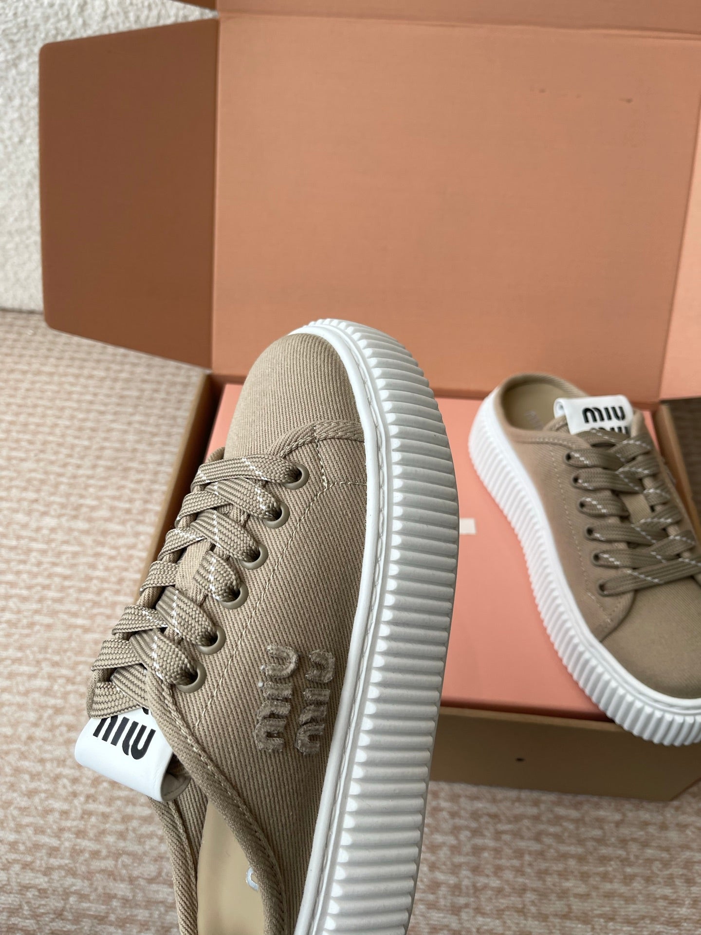 WASH SNEAKER MULES IN DARK BEIGE DENIM STRIPED LACES