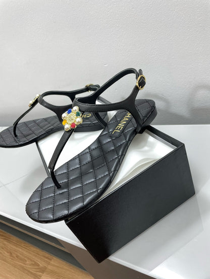 THONG SANDALS WITH COLORFUL PEARL BUCKLE IN BLACK LAMBSKIN
