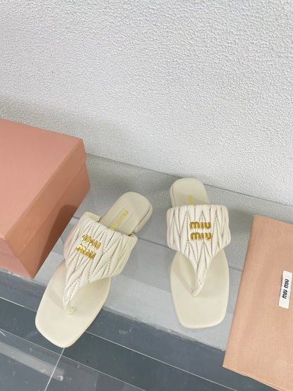 Flip-Flops Cream Leather Stylized