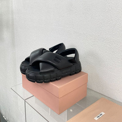 Thick-Soled Sandals Black Leather