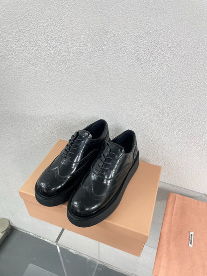 Baroque Thick-Soled Oxford Shoes With Laces Black Calfskin