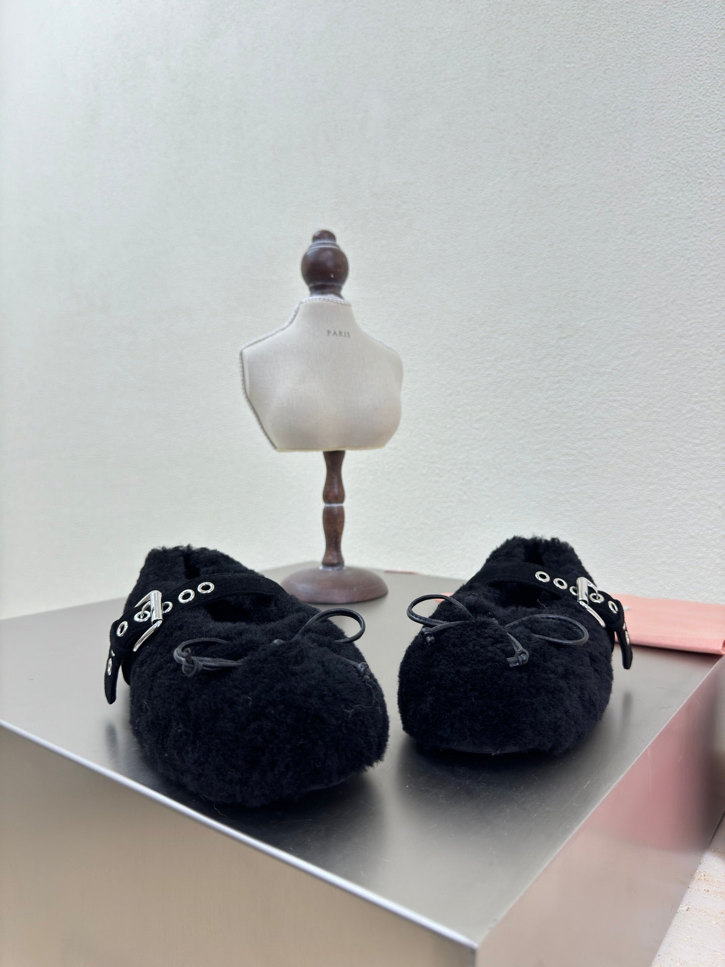 SHEARLING BALLET FLAT BLACK WITH SUEDE STRAP