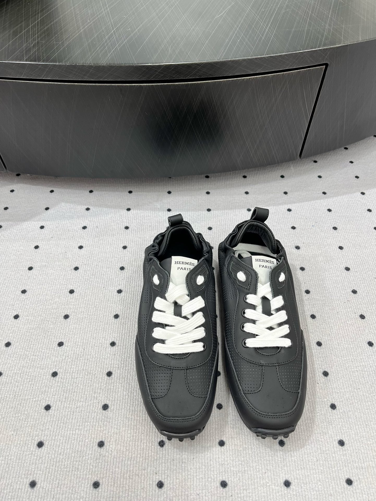 TRAIL SNEAKER IN BLACK CALFSKIN