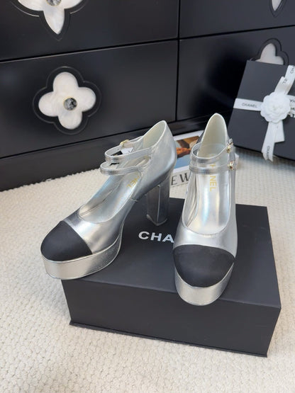 FLATFORM SANDAL IN SILVER CALFSKIN AND BLACK FABRIC