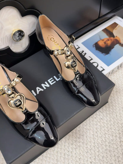 MARY JANE SHOES IN BLACK PATENT CALFSKIN 55 MM
