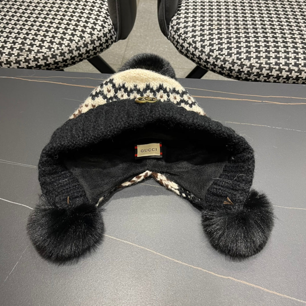 BEANIE HAT IN COLORFUL WOOL 394006