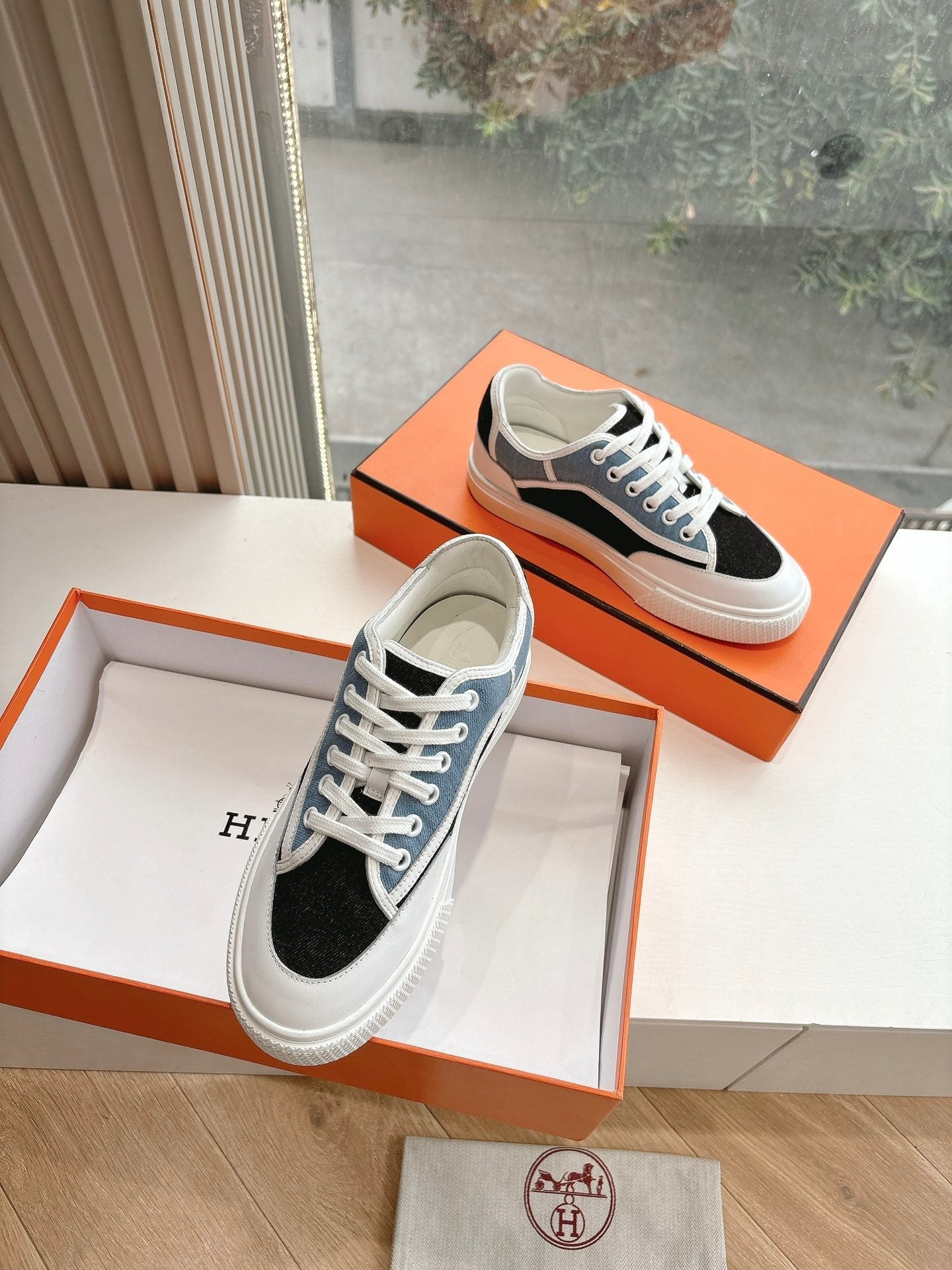 GET SNEAKER IN BLACK MIX LIGHT BLUE CANVAS AND CALFSKIN