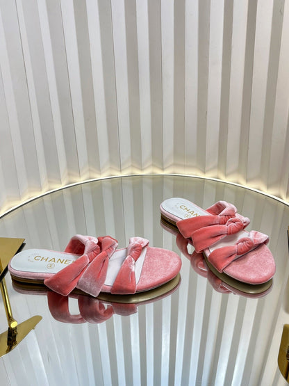 THREE STRAPS MULE IN BRIGHT PINK VELVET