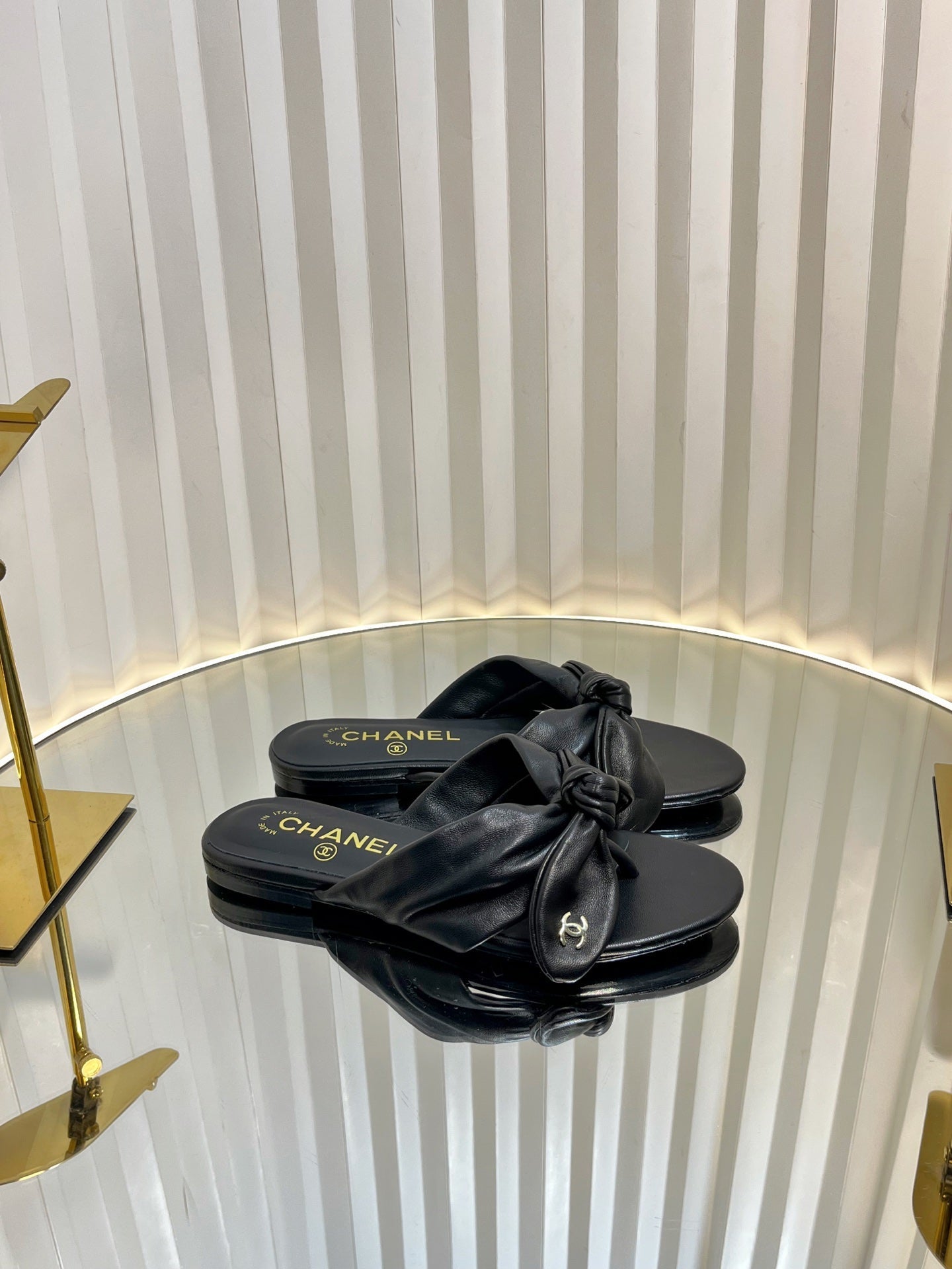 LACE SANDALS IN BLACK CALFSKIN