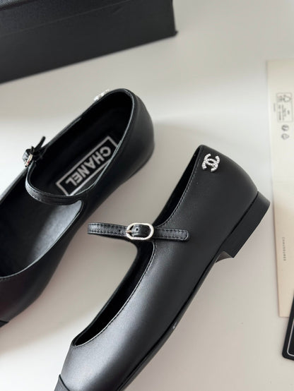 MARY JANE BLACK CALFSKIN