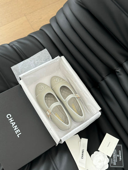MARY JANE SHOES IN GREY LAMBSKIN