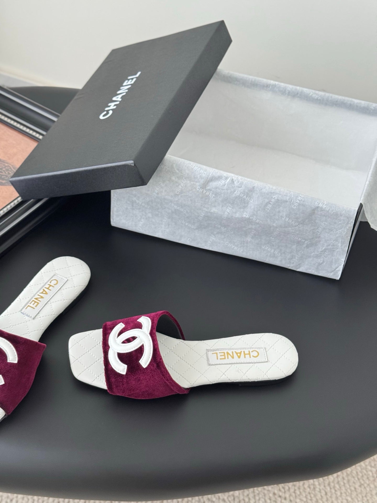 SLIPPER IN WHITE CALFSKIN MIX RED VELVET