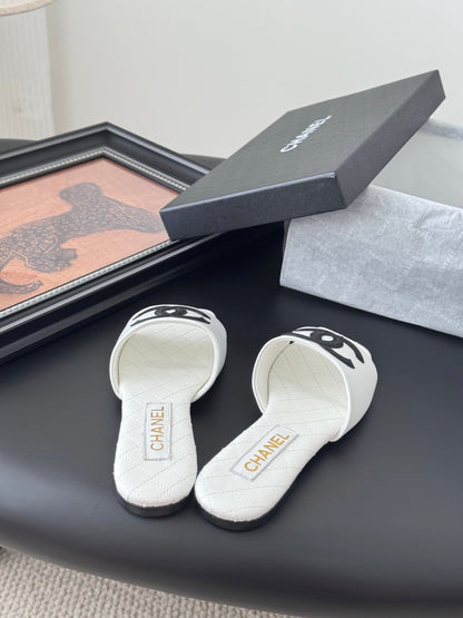 SLIPPER IN WHITE CALFSKIN