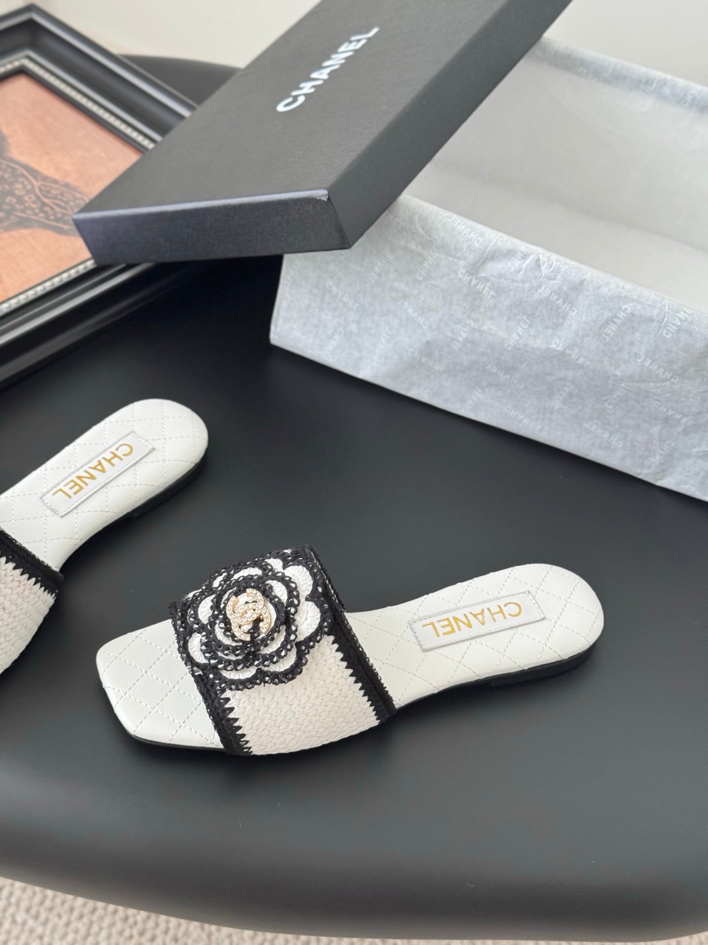 SLIPPER IN WHITE AND BLACK CALFSKIN MIX WOOL