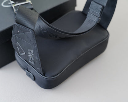 SHOULDER BAG 22 IN BLACK RE-NYLON