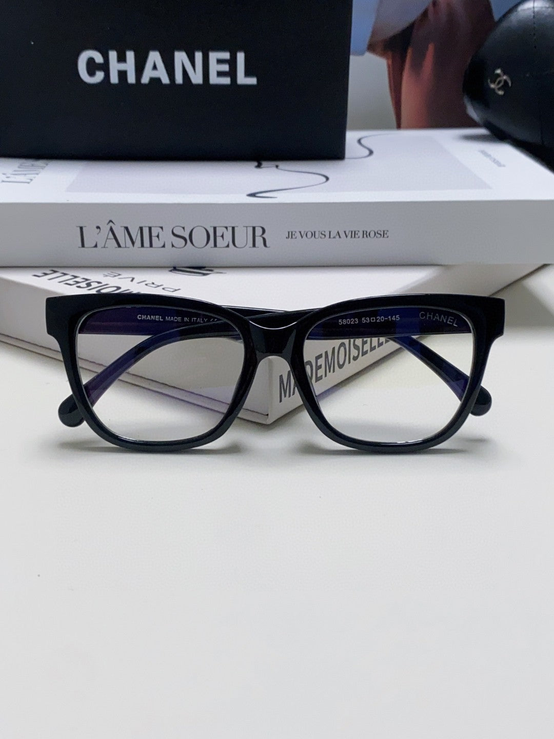 SQUARE SUNGLASSES 632890 IN BLACK ACETATE