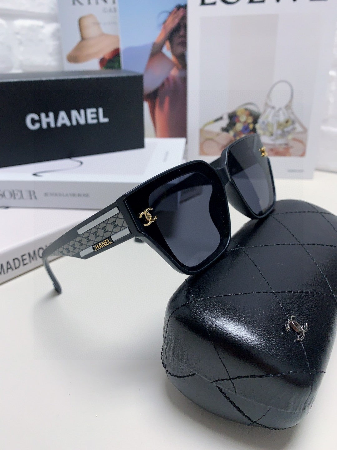 SQUARE SUNGLASSES 632697 IN BLACK ACETATE