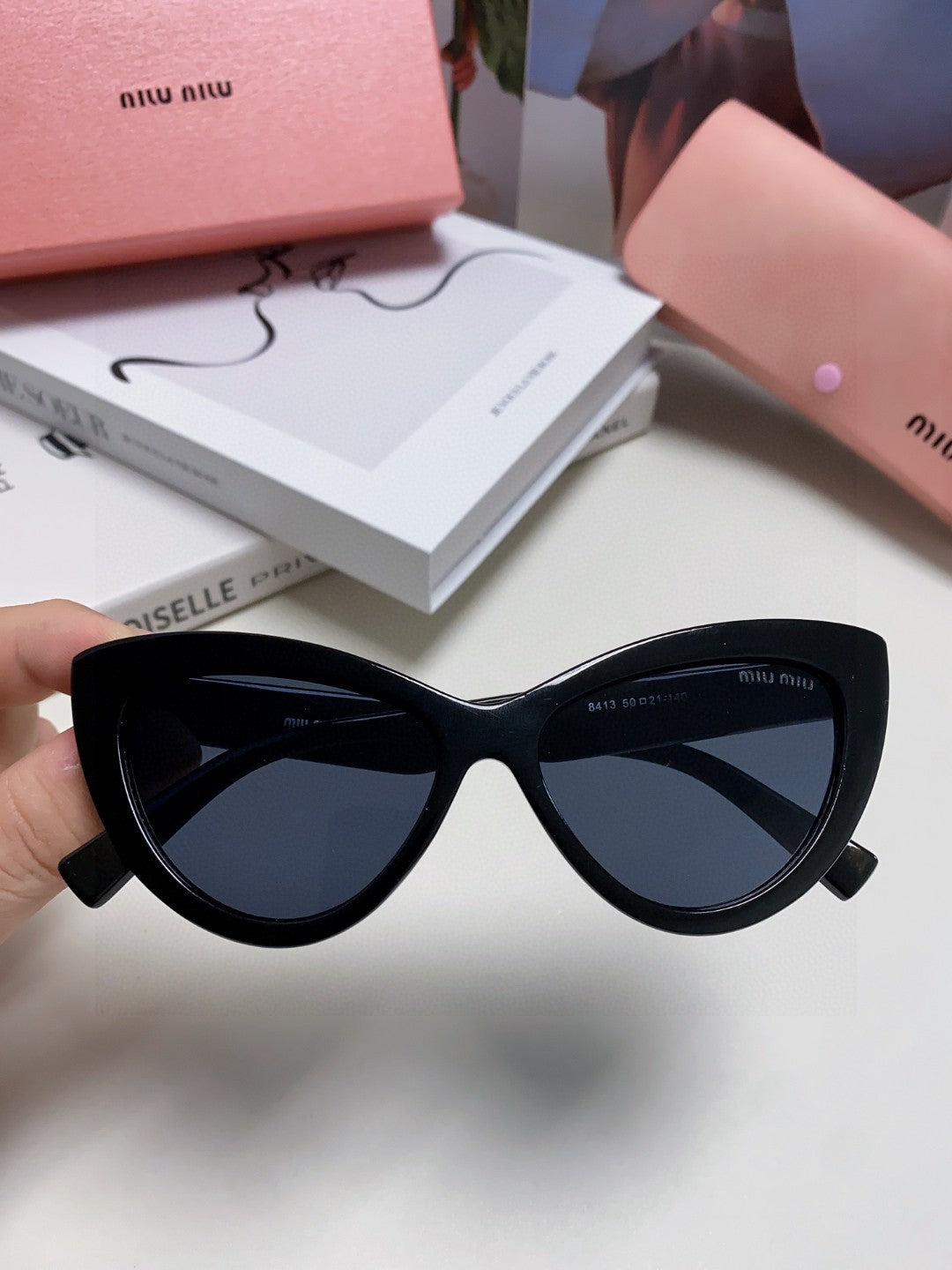 GLIMPSE CAT EYE SUNGLASSES 555886 IN BLACK ACETATE