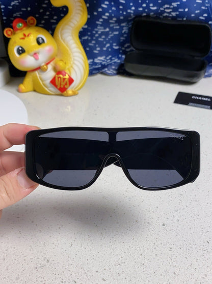 SQUARE SUNGLASSES 641782 IN BLACK ACETATE