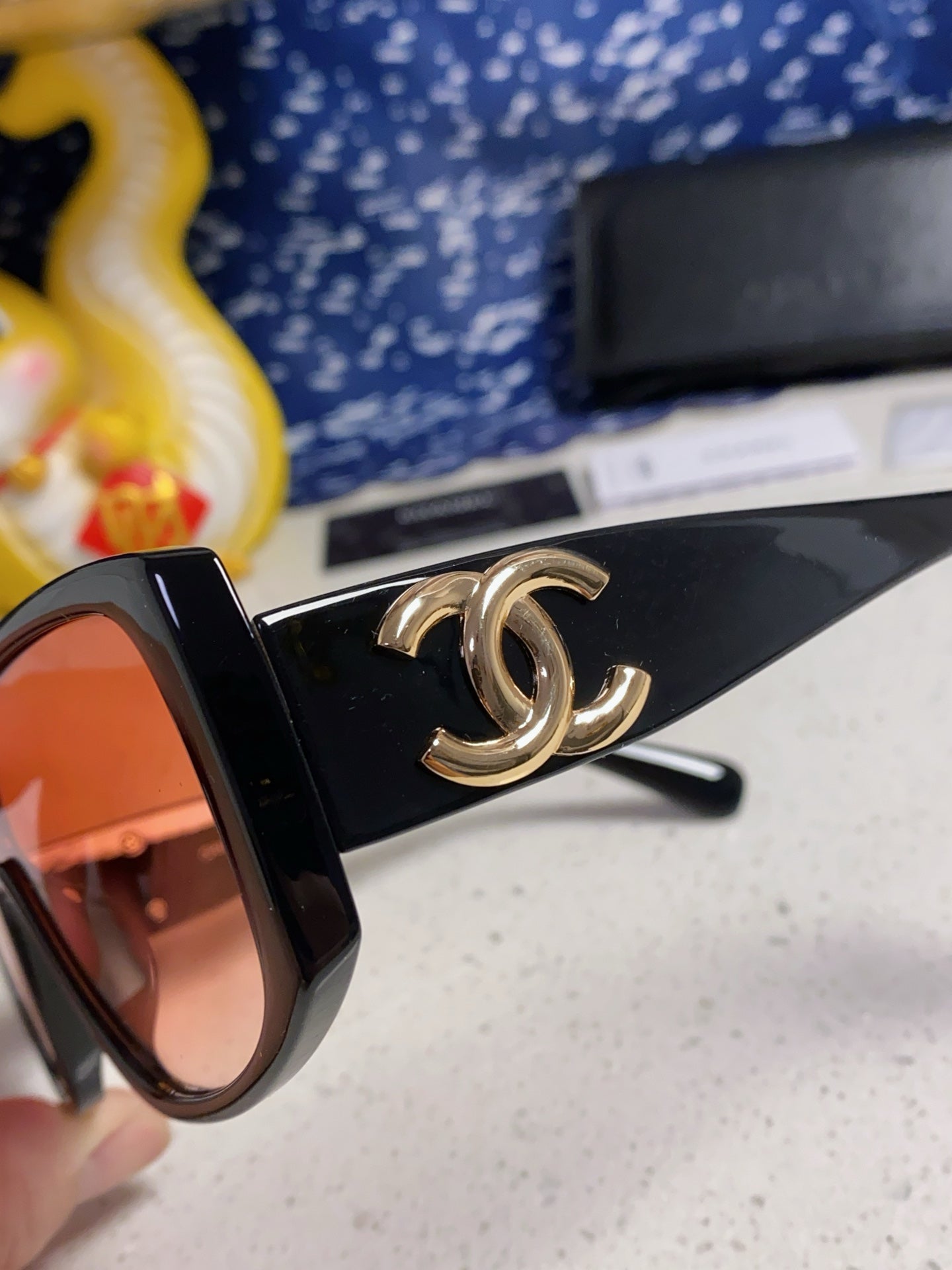 SQUARE SUNGLASSES CH5495 IN BLACK ACETATE ORANGE SMOKE LENSES