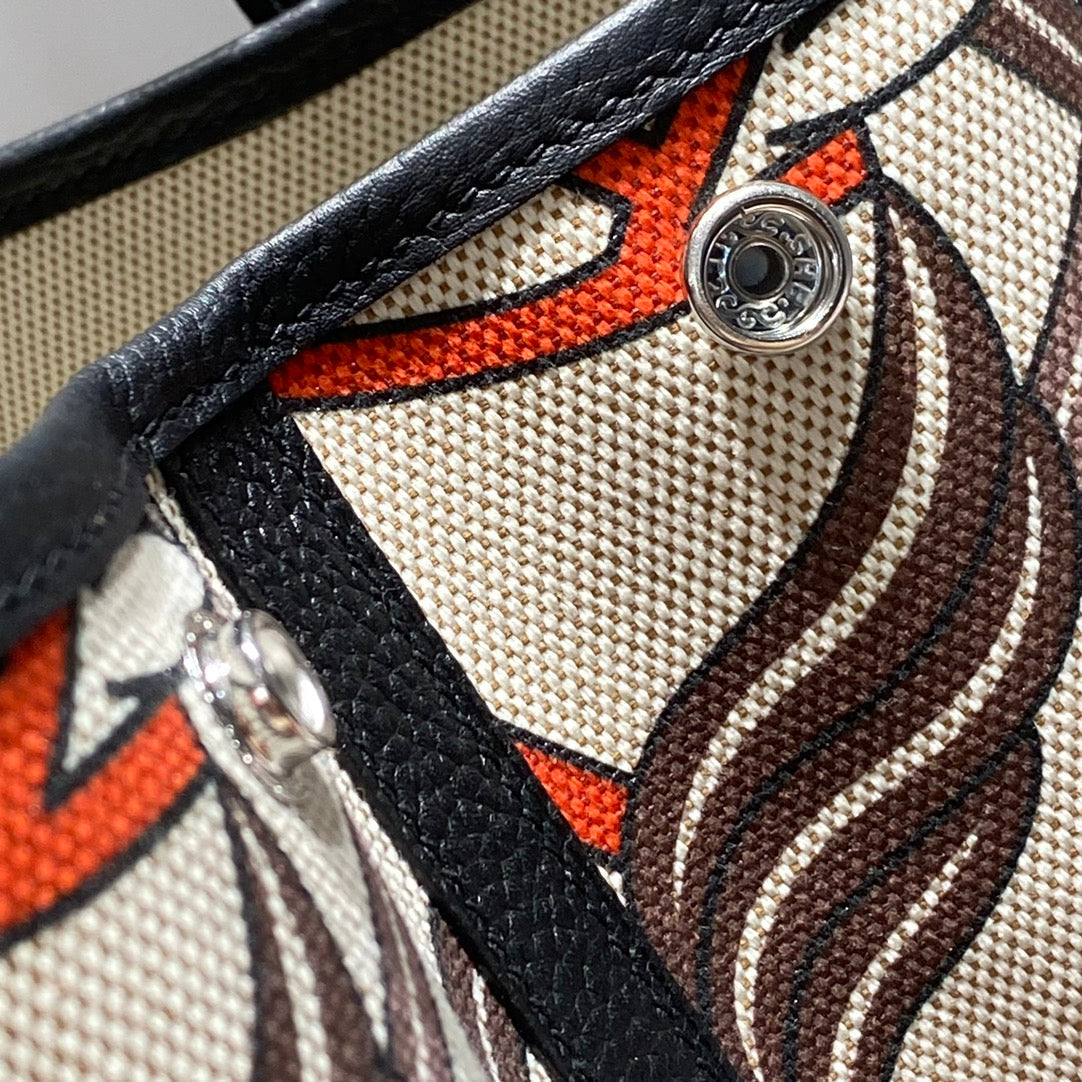 GARDEN PARTY 36 IN BEIGE ORANGE AND BROWN TOILE H CANVAS BLACK CALFSKIN HORSE TOTEM PRINT