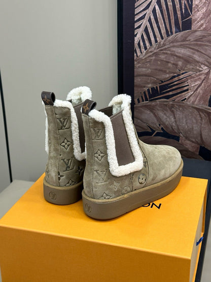ASPEN CHELSEA ANKLE BOOTS IN ECRU BEIGE MONOGRAM-DEBOSSED SUEDE