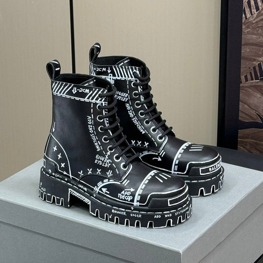 CHUNKY BOOTS IN BLACK SMOOTH CALFSKIN WHITE PRINT