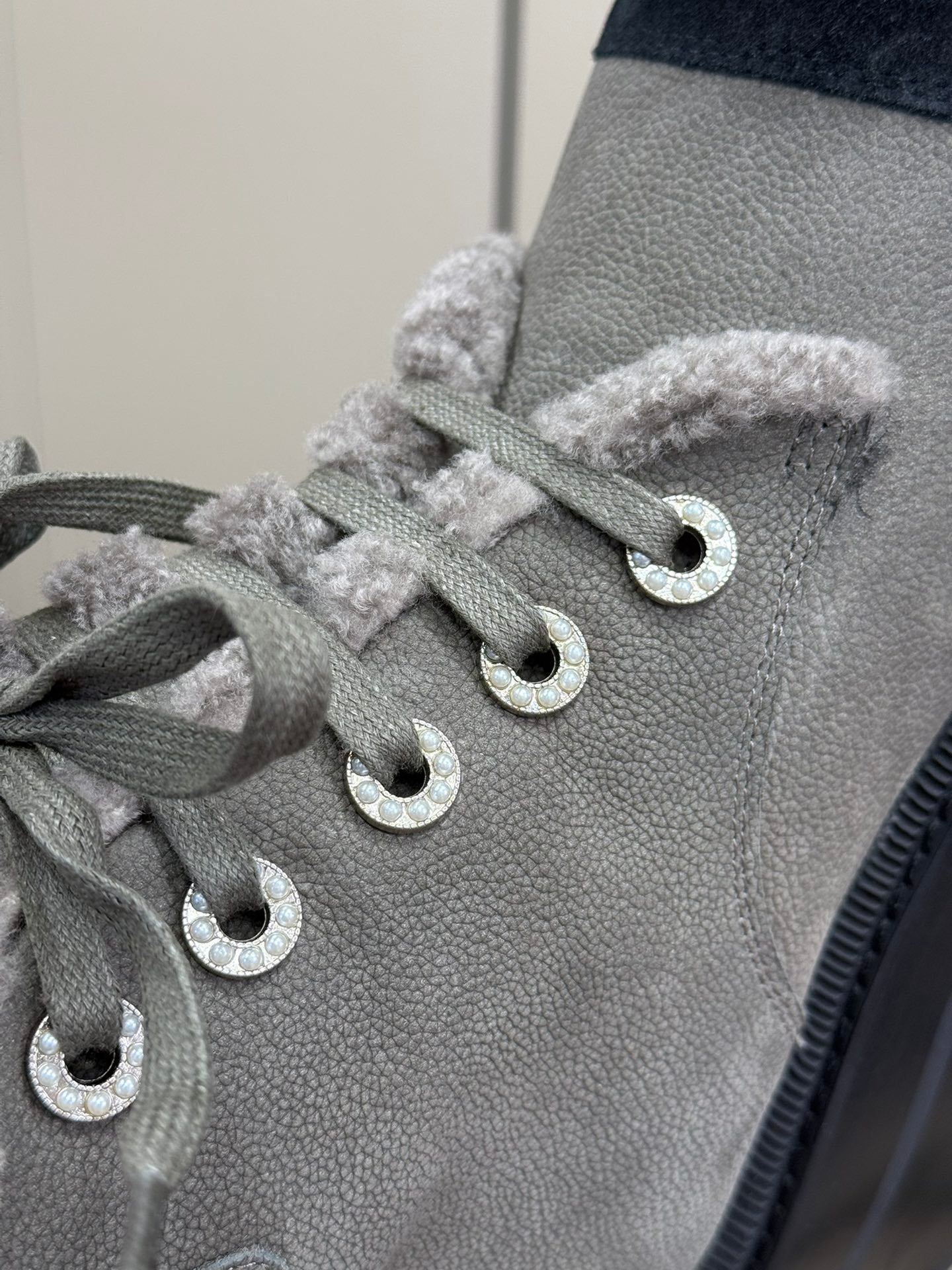 SHORT BOOTS IN KHAKI BROWN GRAIN PEBBLE CALFSKIN