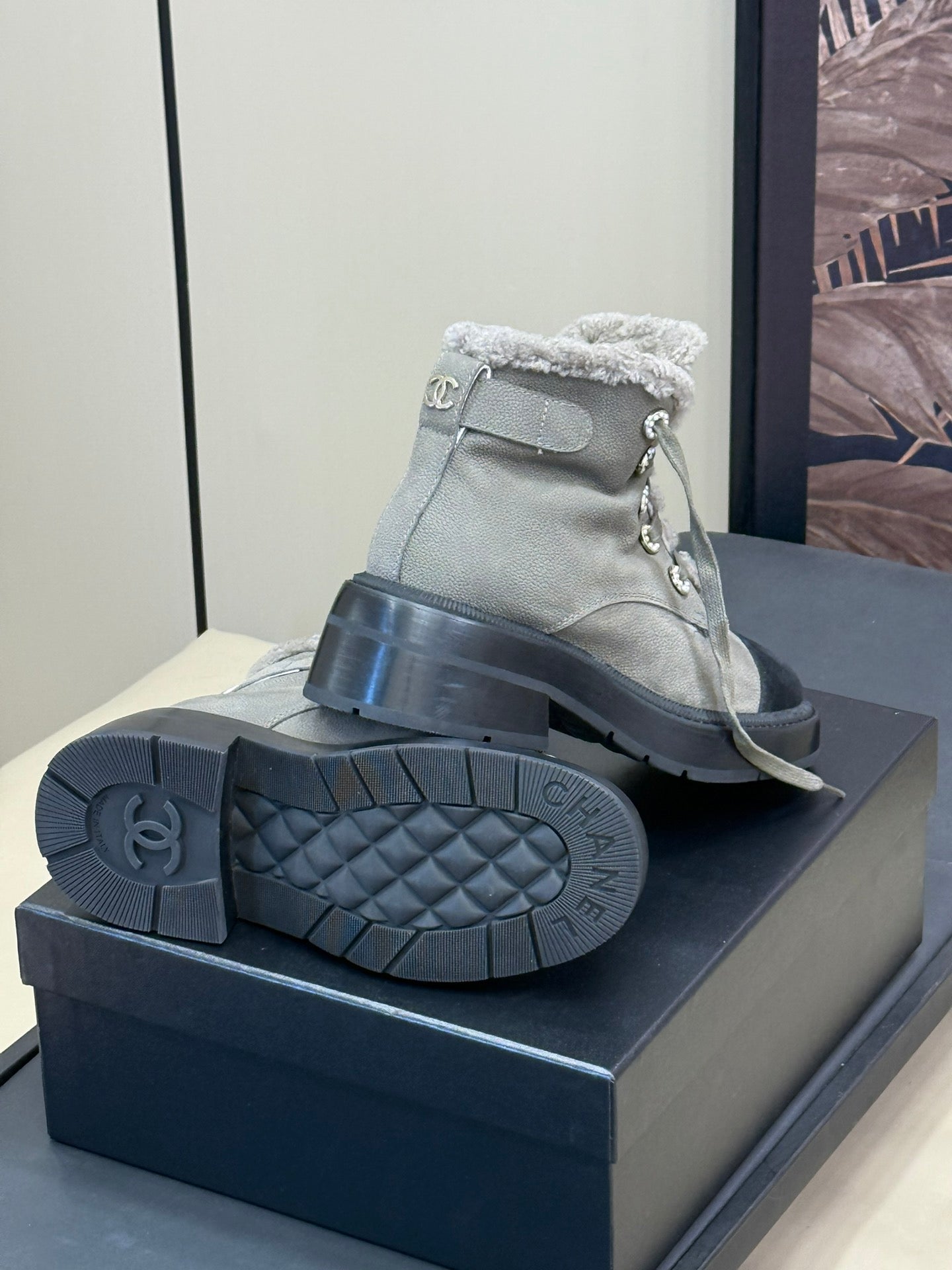 SHORT BOOTS IN KHAKI BROWN GRAIN PEBBLE CALFSKIN