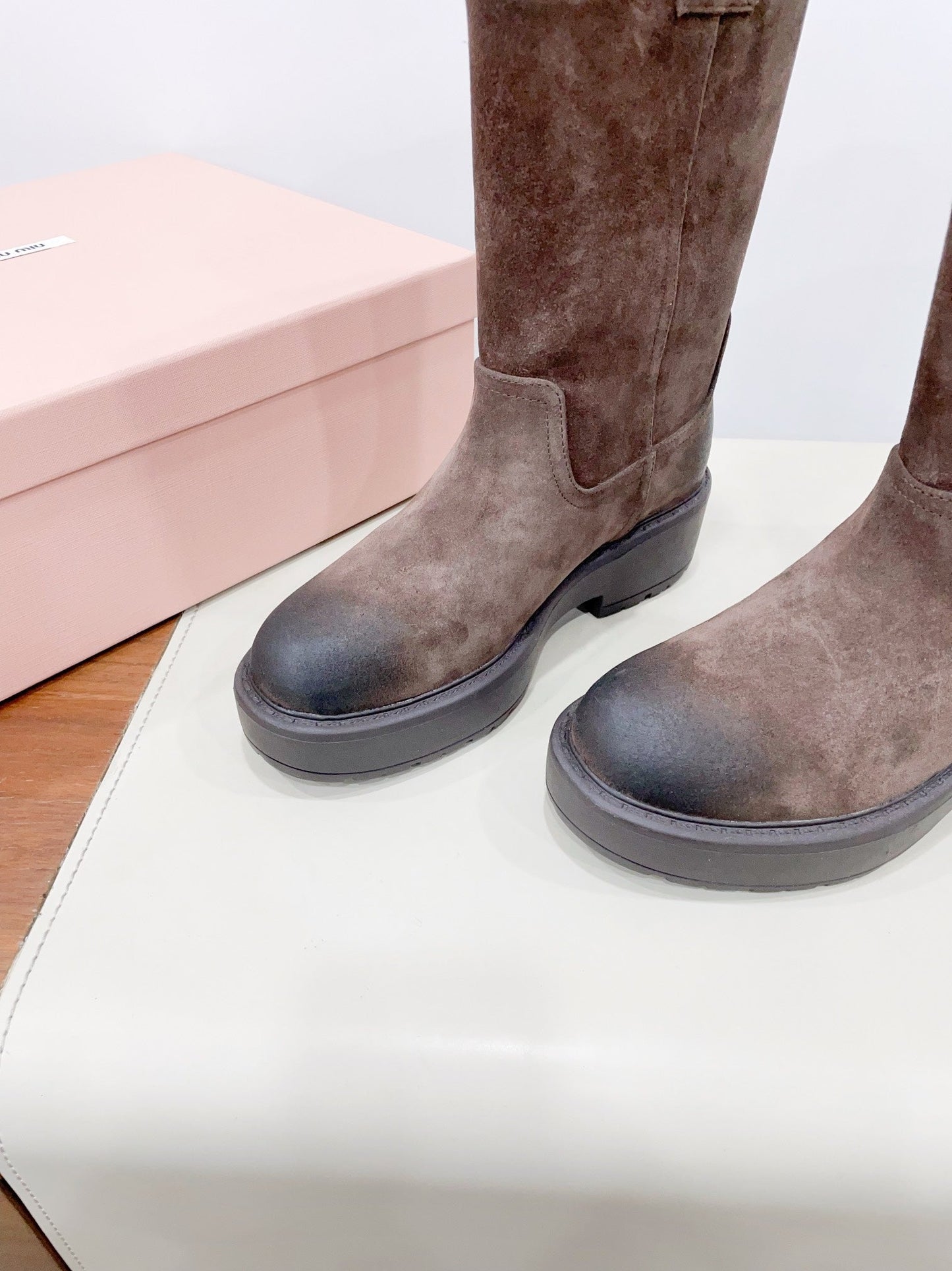 THICK-SOLED BOOTS IN COCOA BROWN SUEDE