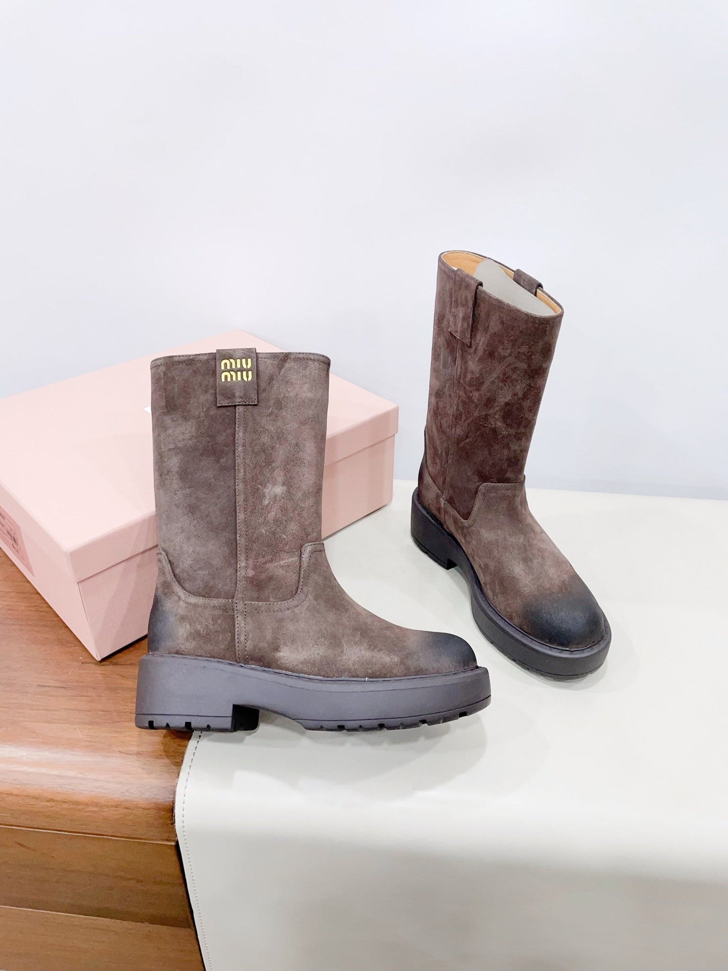 THICK-SOLED BOOTS IN COCOA BROWN SUEDE