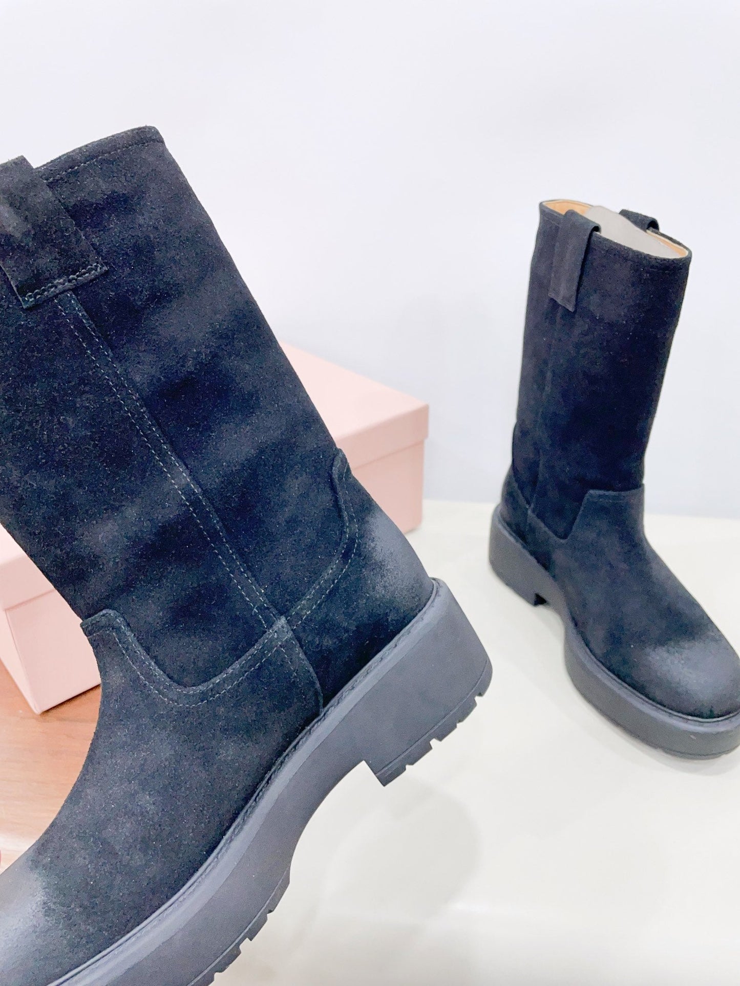 THICK-SOLED BOOTS IN BLACK SUEDE