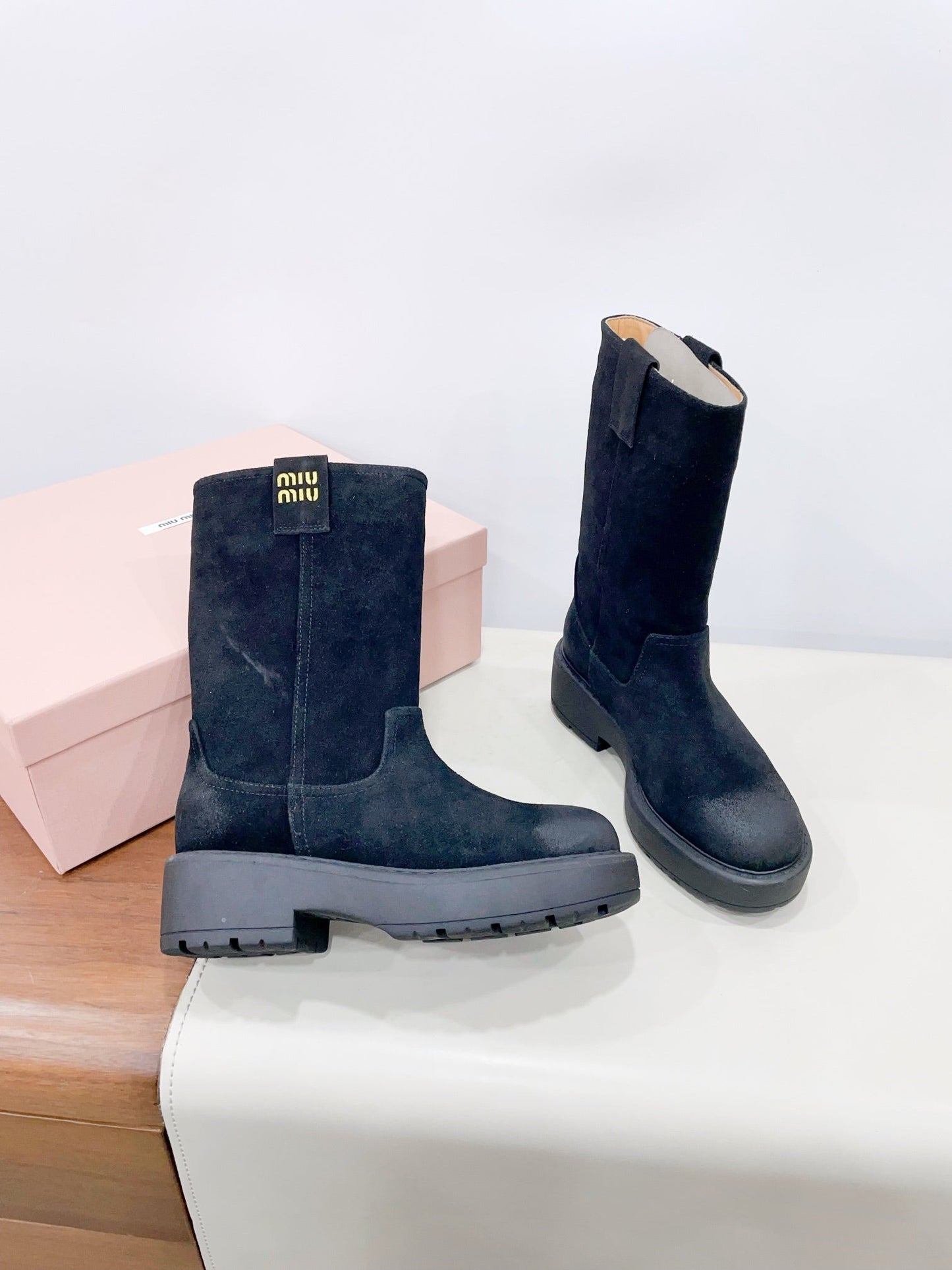 THICK-SOLED BOOTS IN BLACK SUEDE