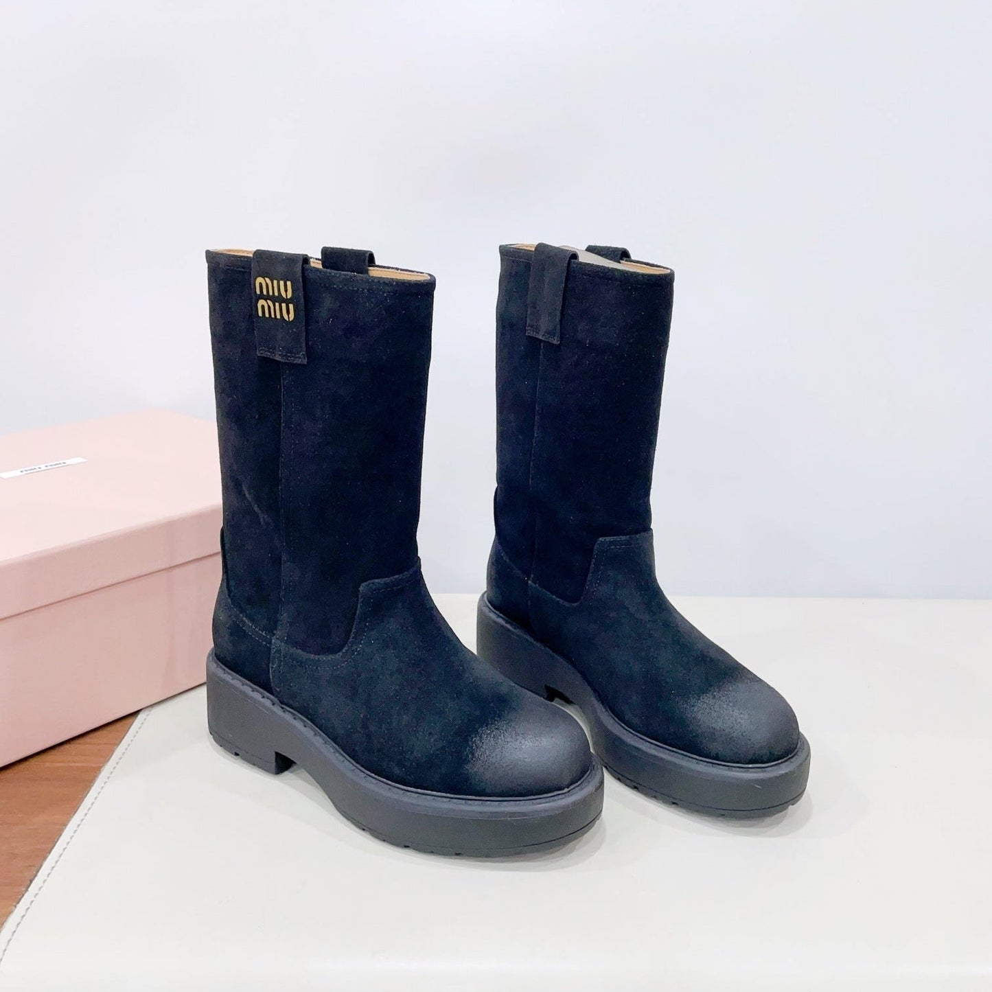 THICK-SOLED BOOTS IN BLACK SUEDE