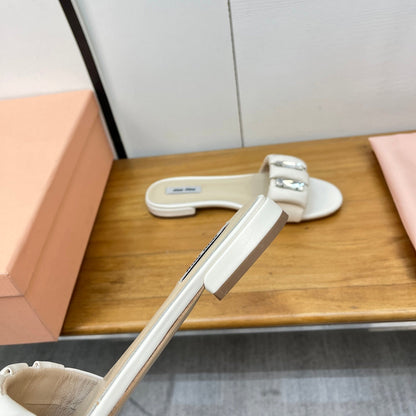 FLAT SLIDE IN WHITE CALFSKIN