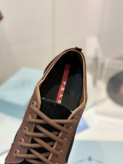 SNEAKERS IN BROWN LAMBSKIN AND BLACK CANVAS