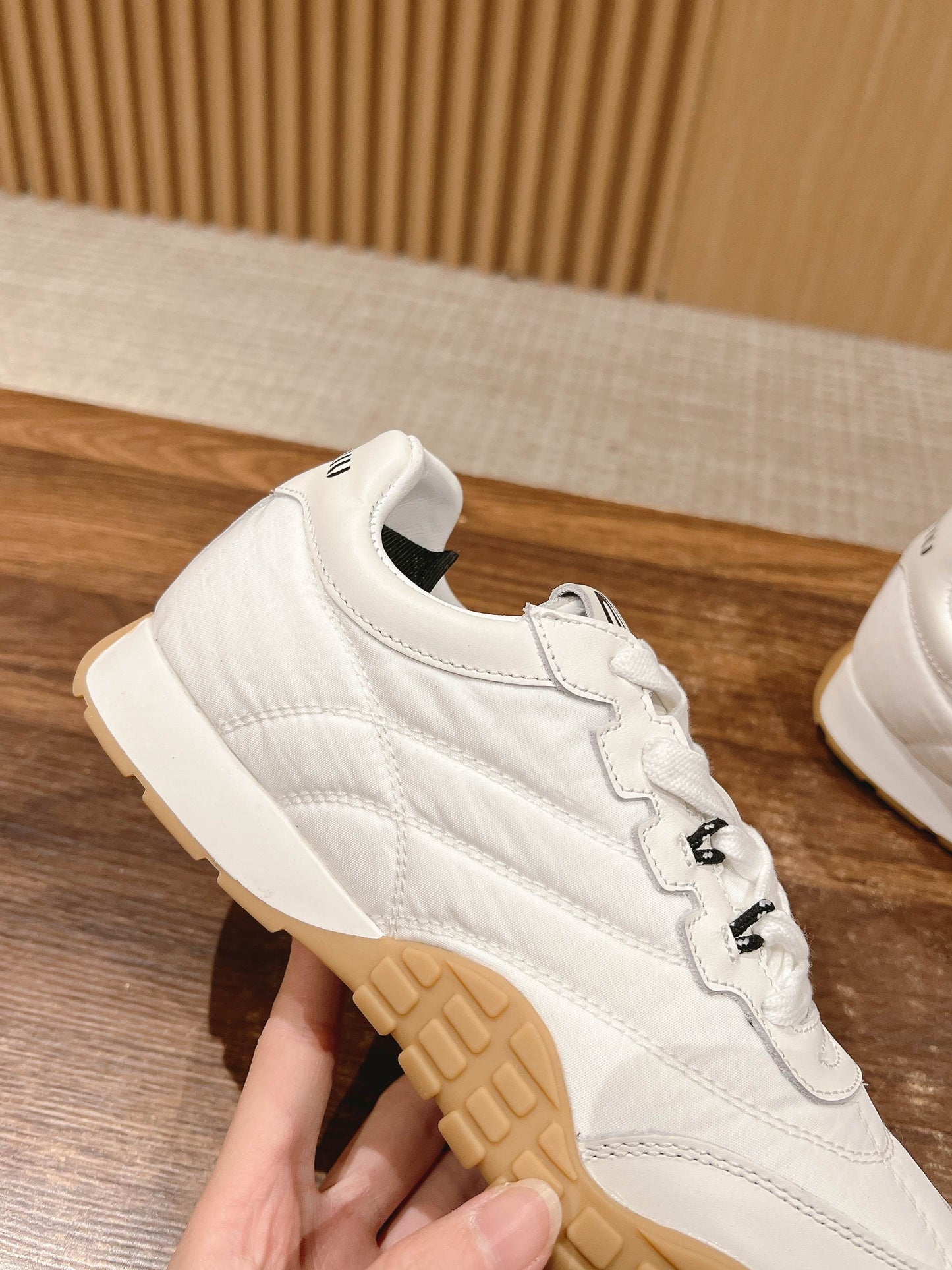 RUNNING SNEAKERS IN WHITE LAMBSKIN AND FABRIC ANTI-SLIP RUBBER SOLE