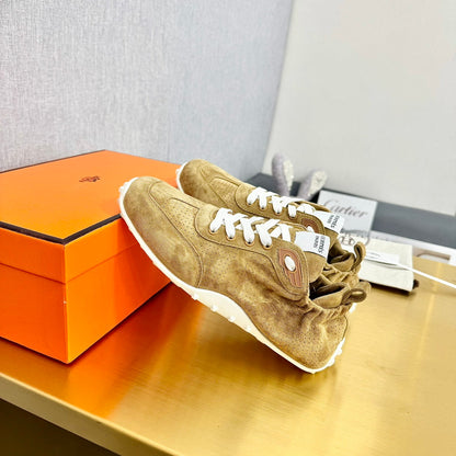 SKATEBOARD SHOES LIGHT BROWN SUEDE