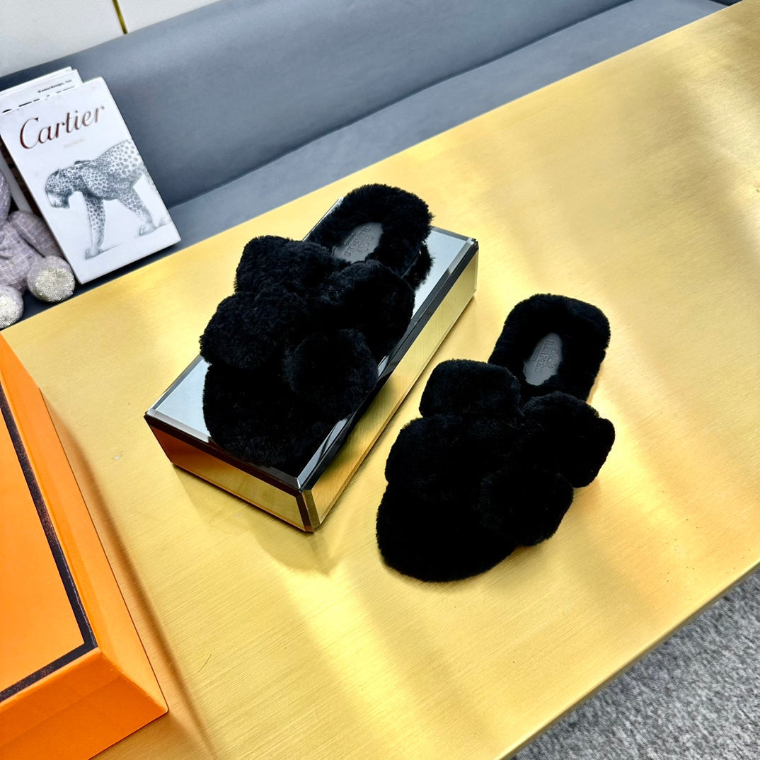 ORAN SHEARLING SANDALS BLACK