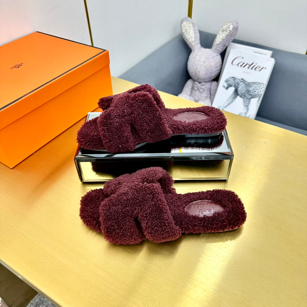 0RAN SHEARLING SANDALS MAHOGANY RED