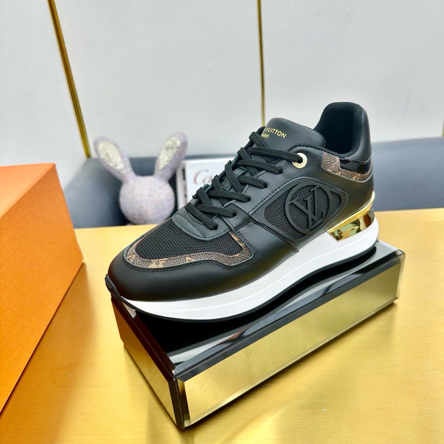 NEO RUN AWAY SNEAKER IN BLACK CALFSKIN