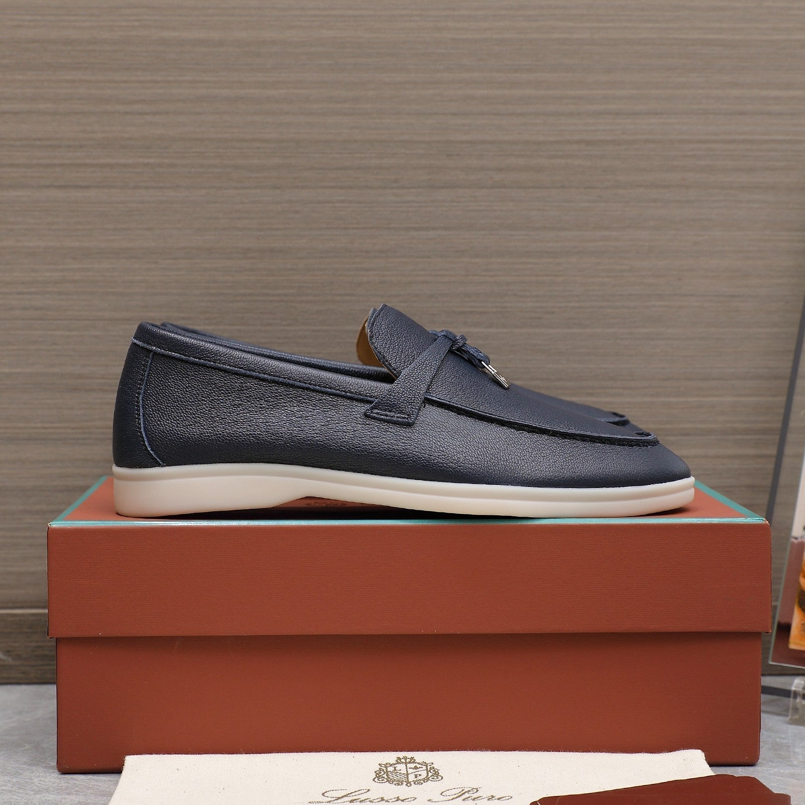 LP SUMMER CHARMS WALK LOAFERS BLACK LAMBSKIN