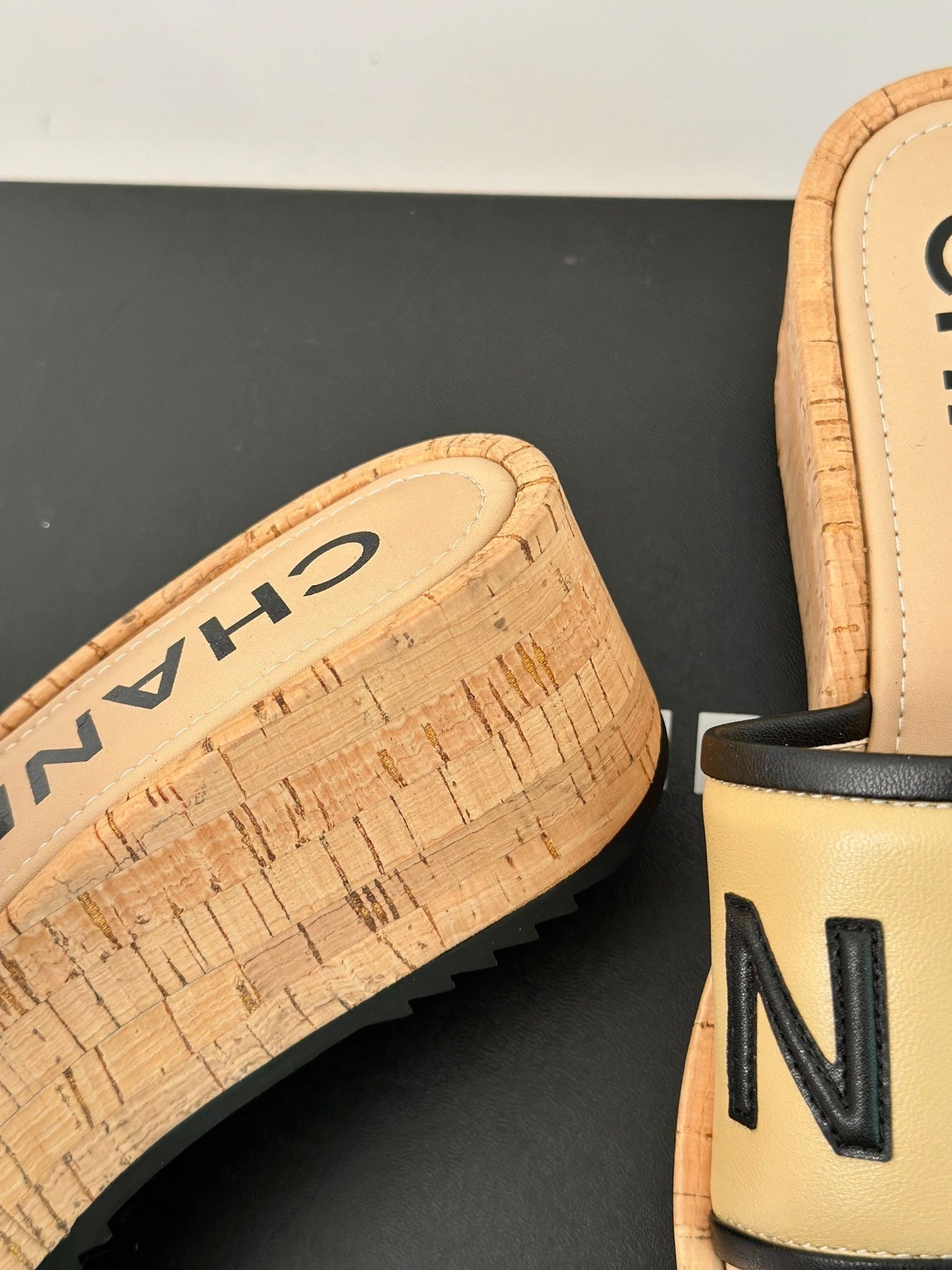 THICK SOLE LETTER SLIPPERS IN DARK CREAM SHEEPSKIN
