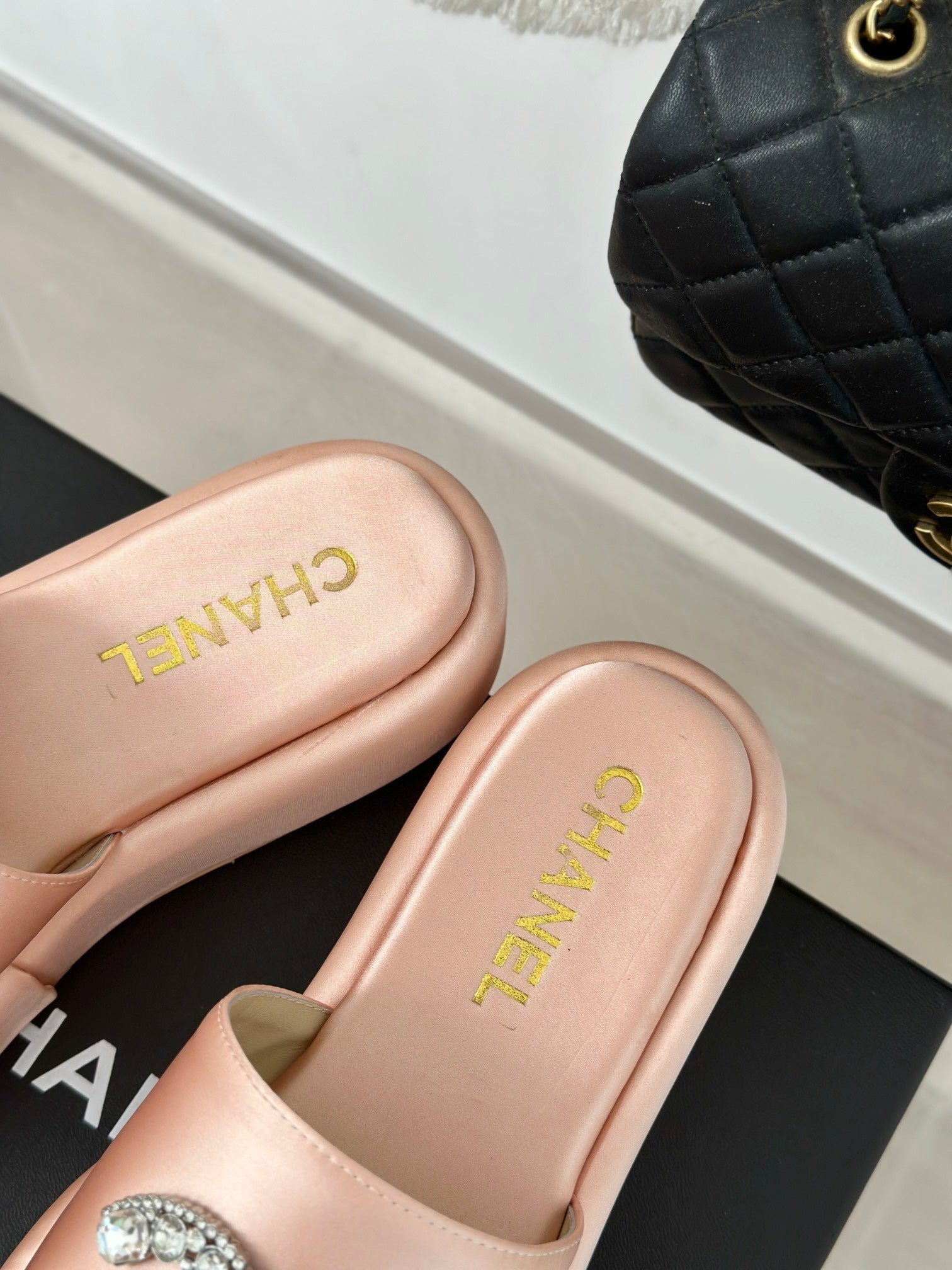 SLIPPERS THICK SOLE IN LIGHT PINK SATIN